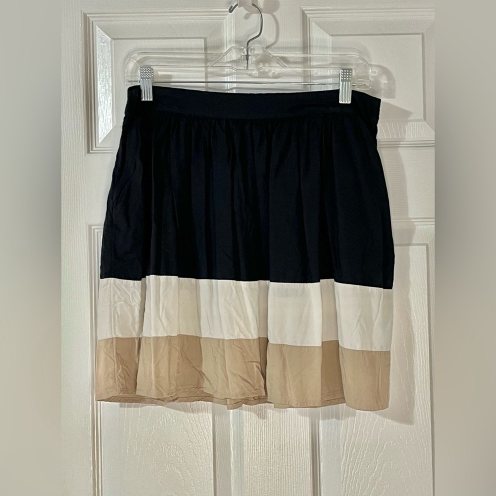 Black and beige tiered mini skirt